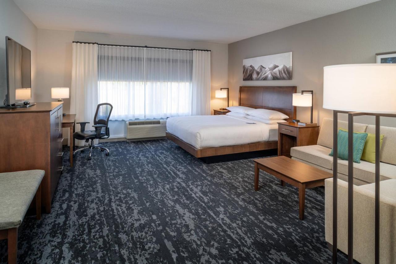 Delta Hotels By Marriott Huntington Mall Barboursville Extérieur photo