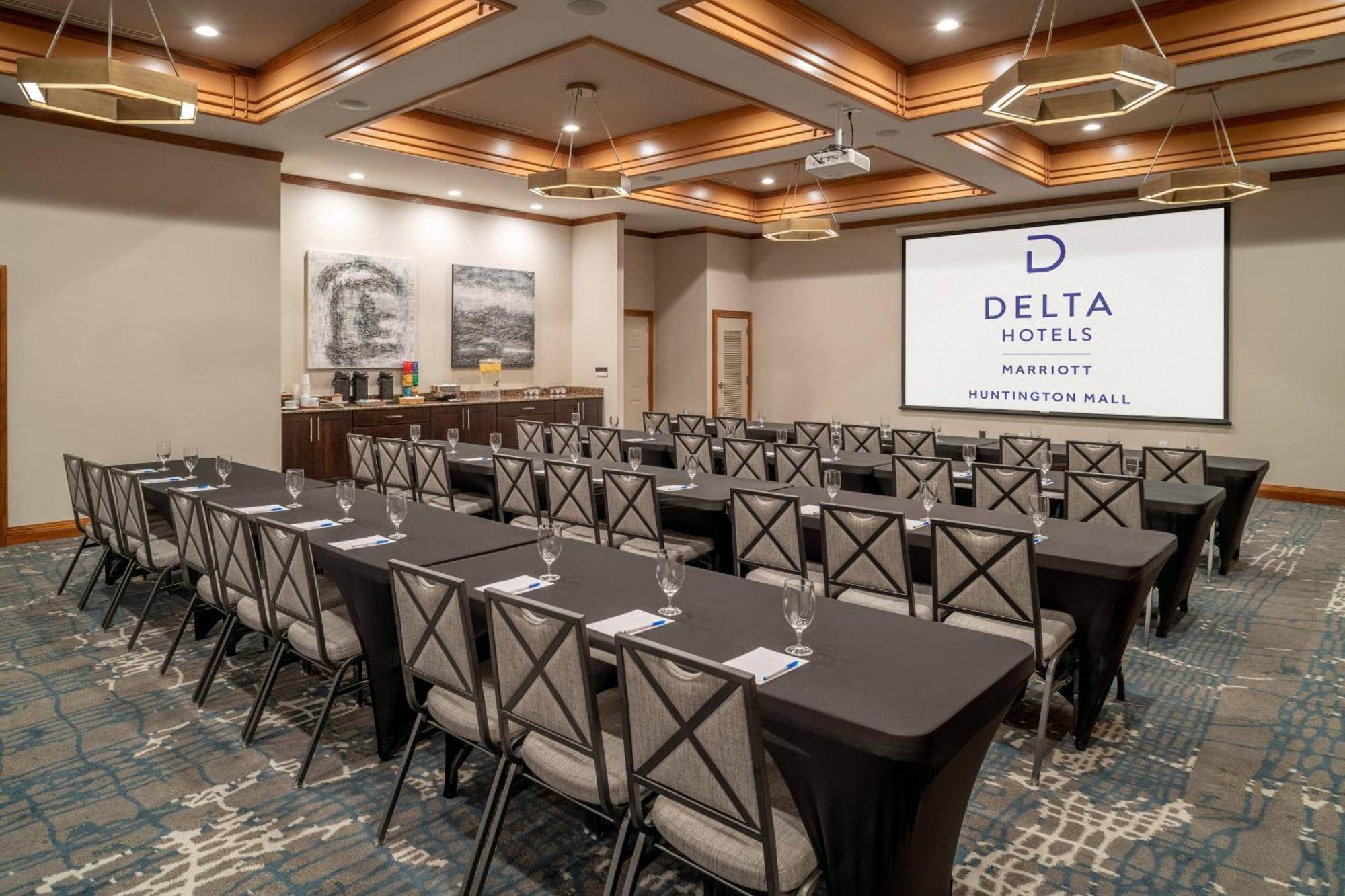 Delta Hotels By Marriott Huntington Mall Barboursville Extérieur photo