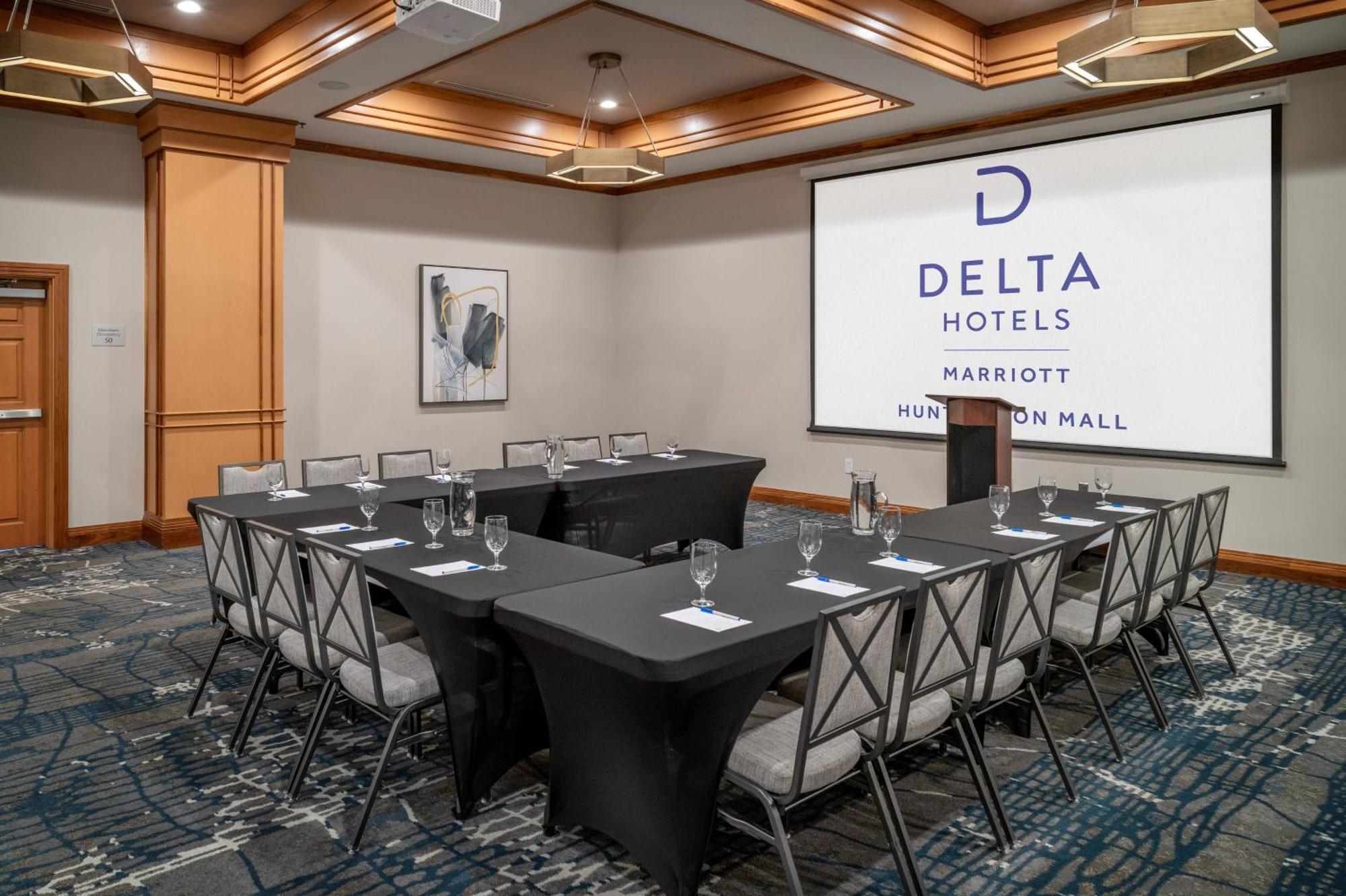 Delta Hotels By Marriott Huntington Mall Barboursville Extérieur photo