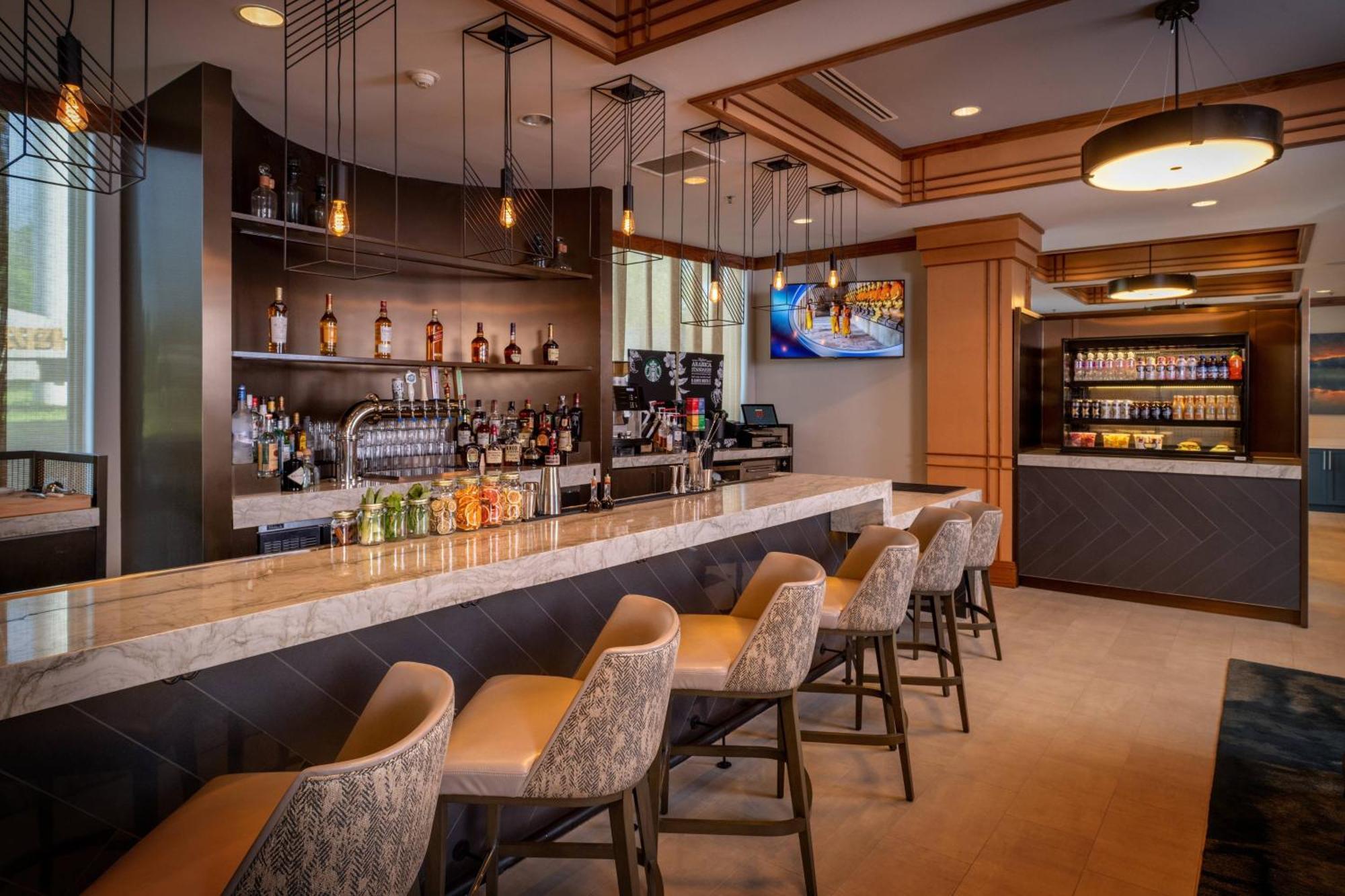 Delta Hotels By Marriott Huntington Mall Barboursville Extérieur photo