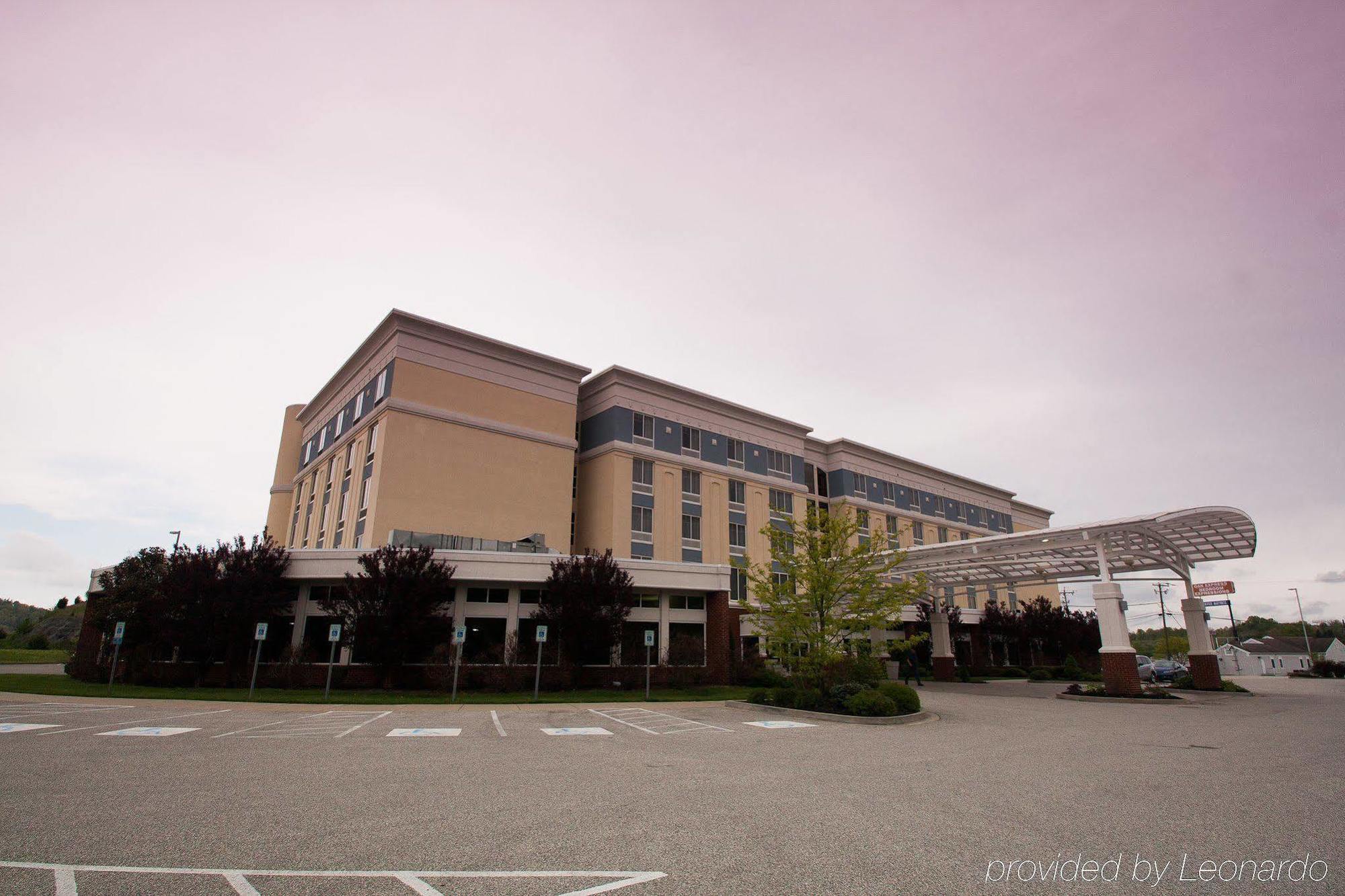 Delta Hotels By Marriott Huntington Mall Barboursville Extérieur photo